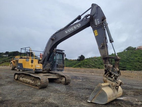 2016 VOLVO EC220DL