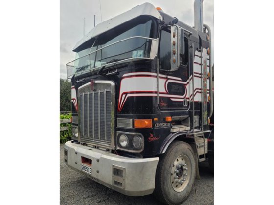 2011 KENWORTH K108