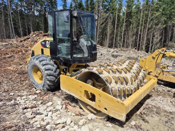 2012 CATERPILLAR CP533 E
