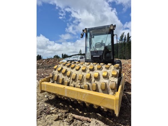 2012 CATERPILLAR CP533 E