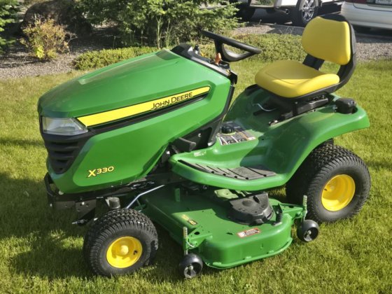 2025 John Deere X330 in Moorhead, MN, USA
