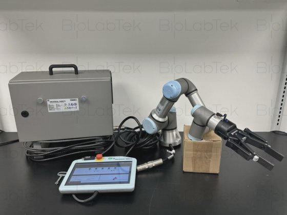 Universal Robots UR3e , Robotiq 2F in Nixa, MO, USA