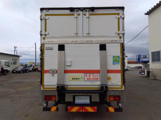 2016 日野　プロフィア