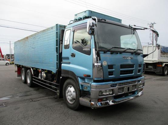 Isuzu giga 2008