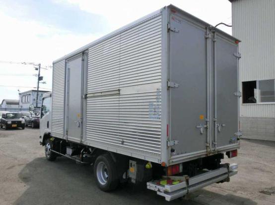 2018 いすゞ　エルフ