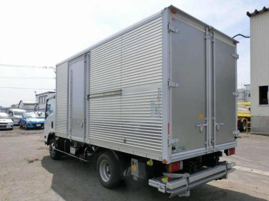 2018 いすゞ　エルフ