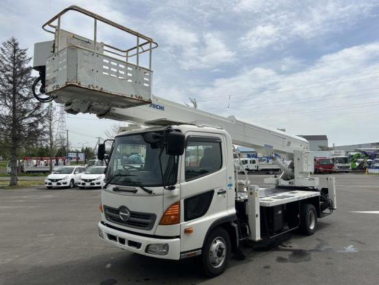 2015 日野　レンジャー