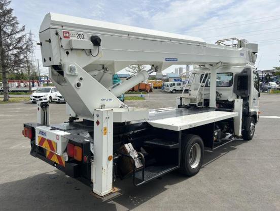 2015 日野　レンジャー