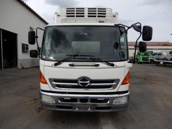 2015 日野　レンジャ－