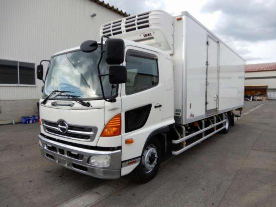 2015 日野　レンジャ－