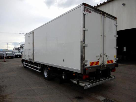 2015 日野　レンジャ－