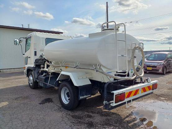 2015 日野　レンジャ－