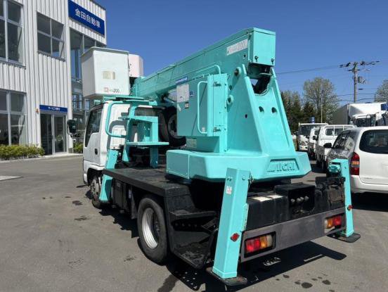 2005 いすゞ　エルフ