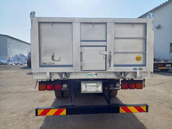 2016 日野　プロフィア