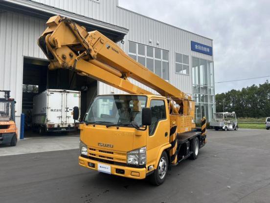 2011 いすゞ　エルフ