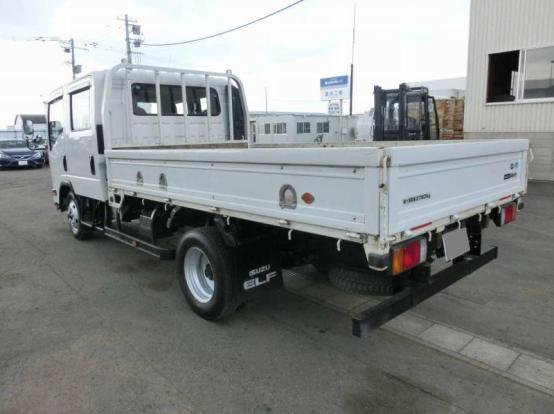 2018 いすゞ　エルフ