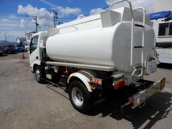 2016 日野　デュトロ