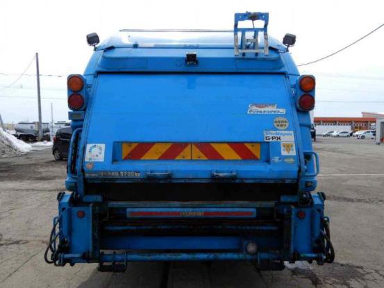 2013 いすゞ　フォワード