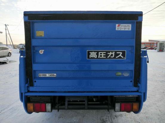 2013 いすゞ　エルフ