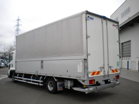 2016 いすゞ　フォワード