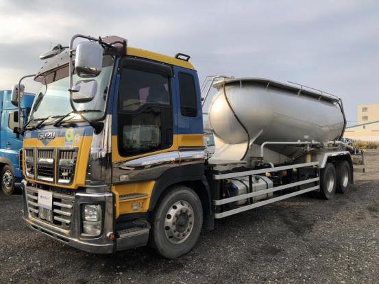 2015 いすゞ　ギガ