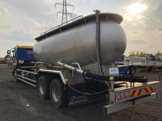 2015 いすゞ　ギガ