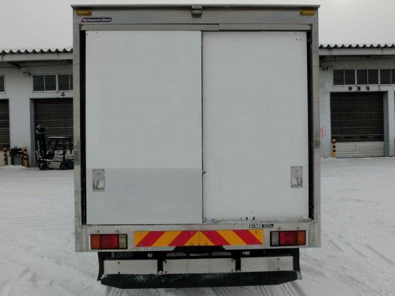 2013 いすゞ　エルフ