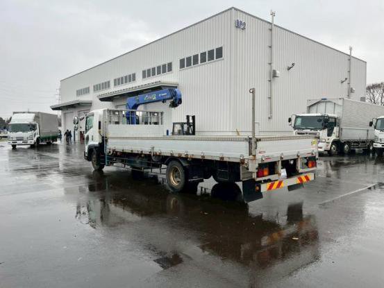 2016 いすゞ　フォワード