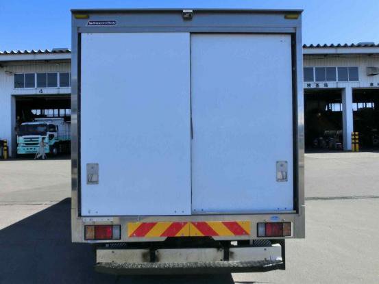 2013 いすゞ　エルフ