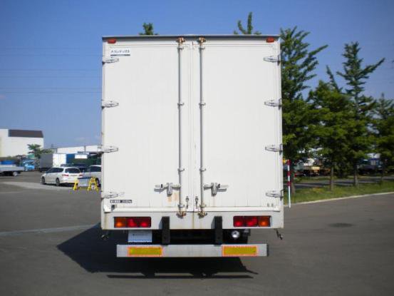 2011 日野　レンジャ－