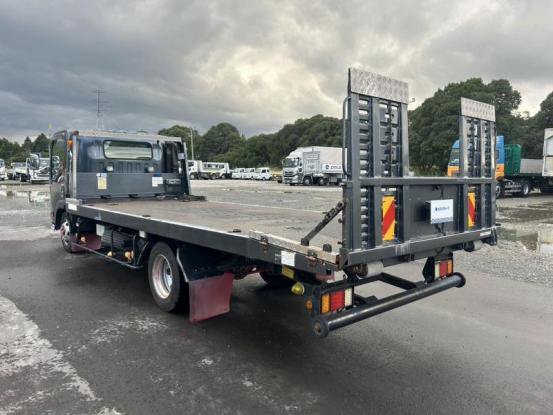 2017 いすゞ　エルフ