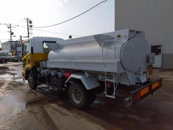 2011 いすゞ　フォワード