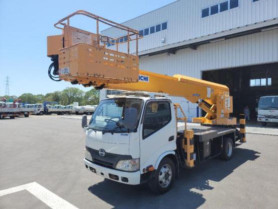 2013 日野　デュトロ