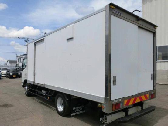 2013 いすゞ　エルフ