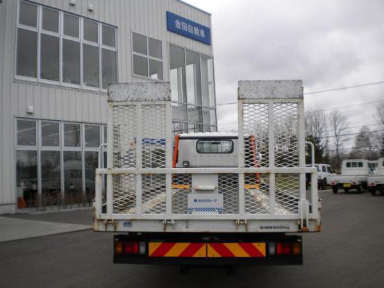 2011 いすゞ　エルフ