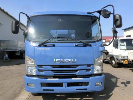 2013 いすゞ　フォワード