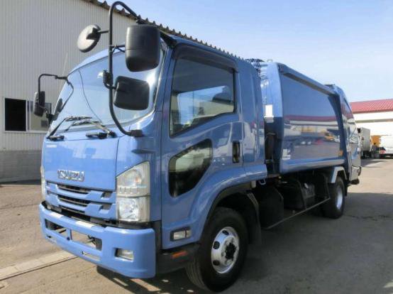 2013 いすゞ　フォワード