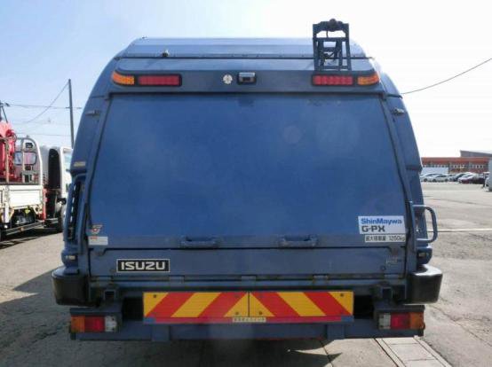 2013 いすゞ　フォワード