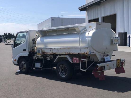 2011 日野　デュトロ