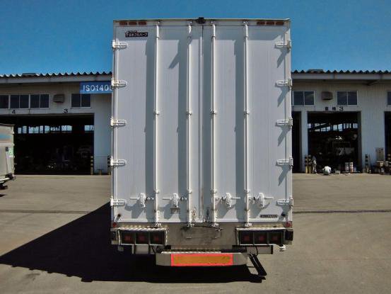 2005 いすゞ　フォワード