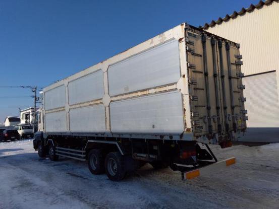 2010 いすゞ　ギガ