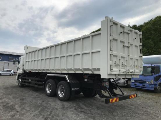 2025 日野　プロフィア