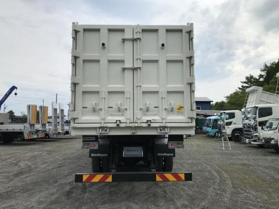 2025 日野　プロフィア