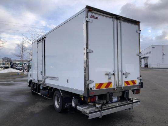 2015 いすゞ　エルフ