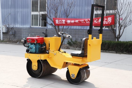 HengWang HW-850 Doppeltrommel-Straßenwalze