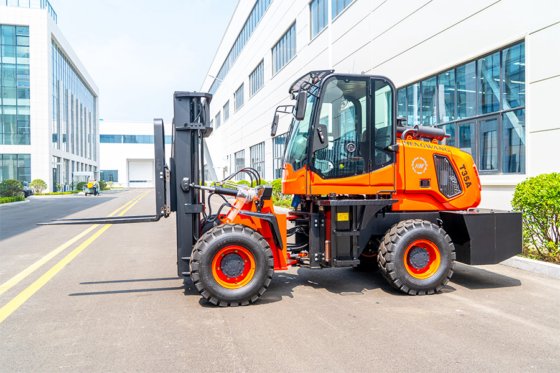 恒旺 HWC-35 全地形叉车