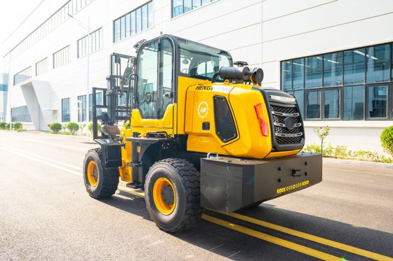 恒旺 HWC-30 全地形叉车