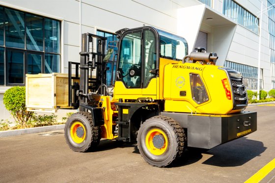 恒旺 HWC-30 全地形叉车