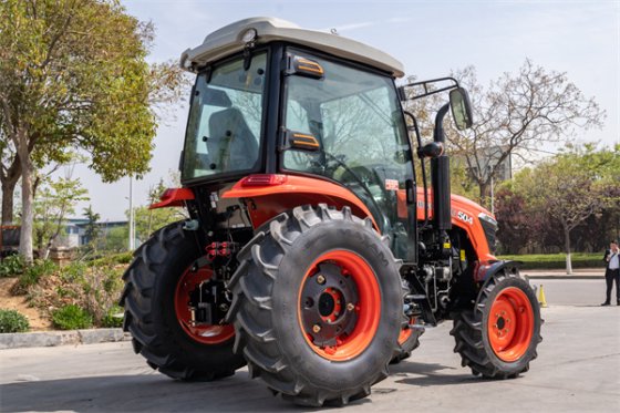 恒旺 25~50 马力（8F+2R）系列拖拉机