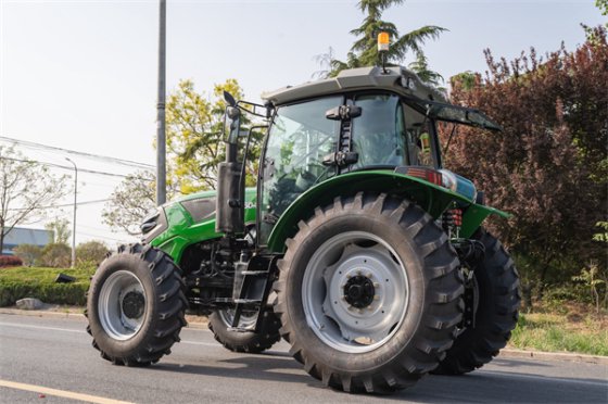 恒旺 110~200马力（16F+8R）系列拖拉机